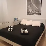 Bed & Breakfast La Terrazza Sul Reno - In Pieno Centro-due Passi Da Chiara - Comodo Unipol Arena 3*