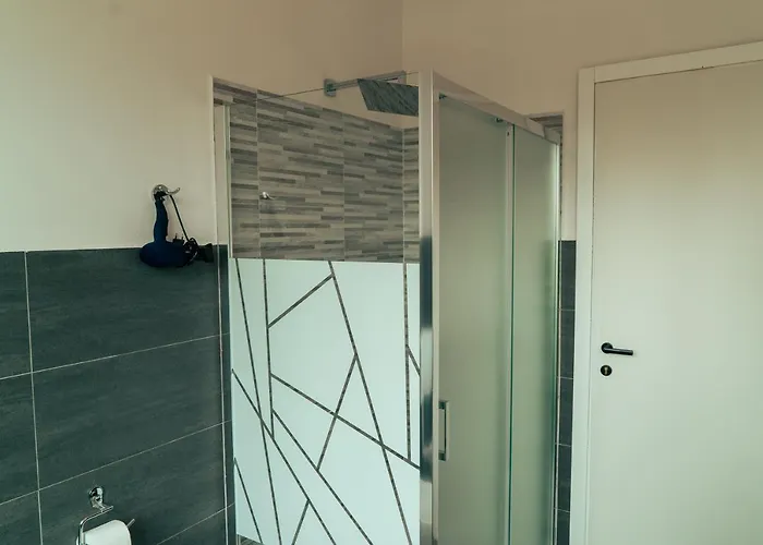 La Terrazza Sul Reno - In Pieno Centro-due Passi Da Chiara - Comodo Unipol Arena 3* Casalecchio Di Reno