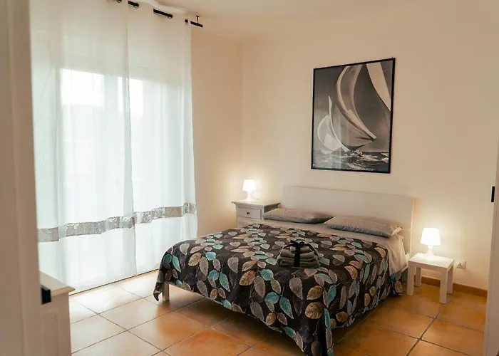 La Terrazza Sul Reno - In Pieno Centro-due Passi Da Chiara - Comodo Unipol Arena 3*