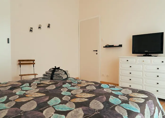 Oda ve Kahvaltı La Terrazza Sul Reno - In Pieno Centro-due Passi Da Chiara - Comodo Unipol Arena 3*