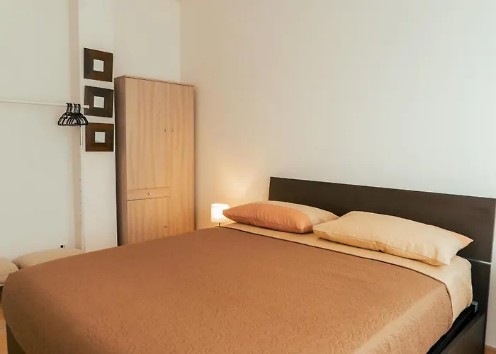 La Terrazza Sul Reno - In Pieno Centro-due Passi Da Chiara - Comodo Unipol Arena