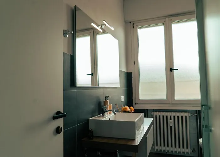 La Terrazza Sul Reno - In Pieno Centro-due Passi Da Chiara - Comodo Unipol Arena Oda ve Kahvaltı