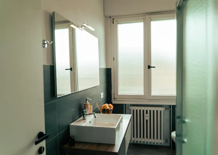 Bed & Breakfast La Terrazza Sul Reno - In Pieno Centro-due Passi Da Chiara - Comodo Unipol Arena