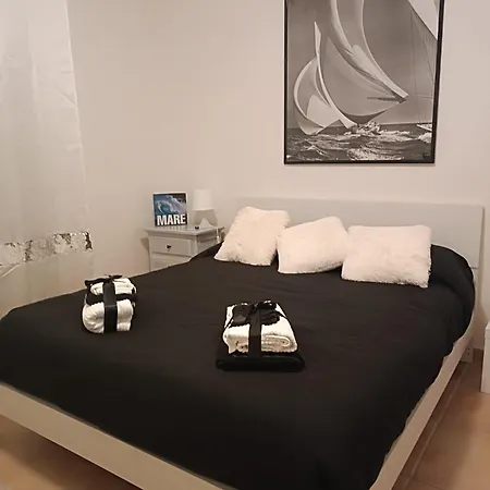 Bed & Breakfast La Terrazza Sul Reno - In Pieno Centro-due Passi Da Chiara - Comodo Unipol Arena *